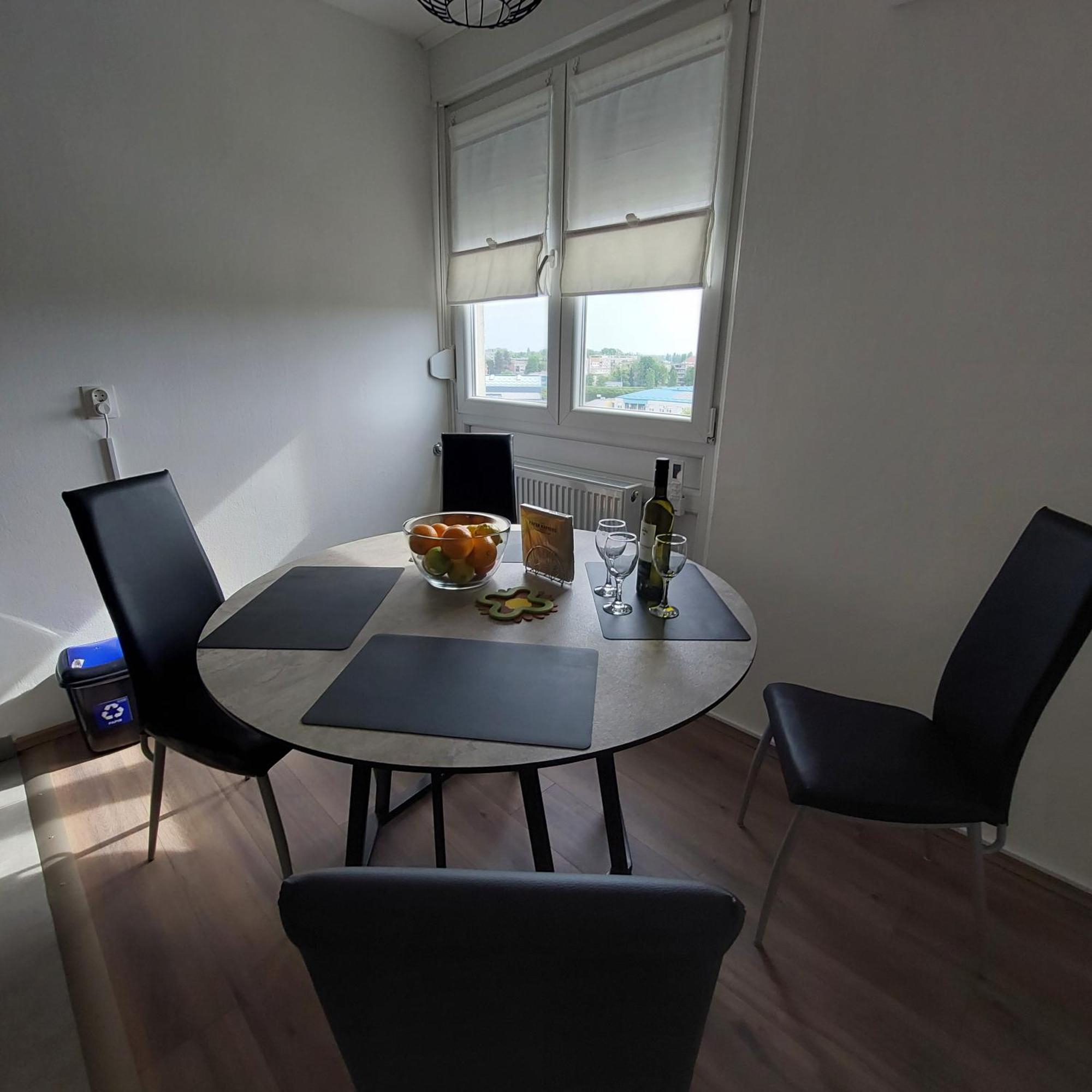 Apartman Ela Karlovac Ngoại thất bức ảnh