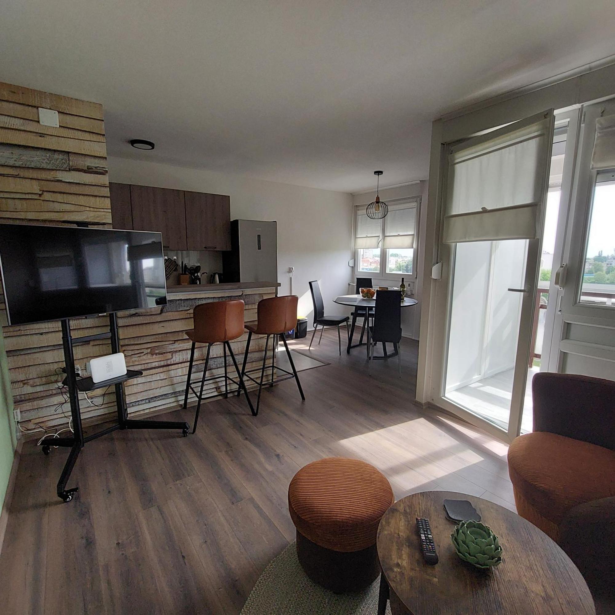 Apartman Ela Karlovac Ngoại thất bức ảnh